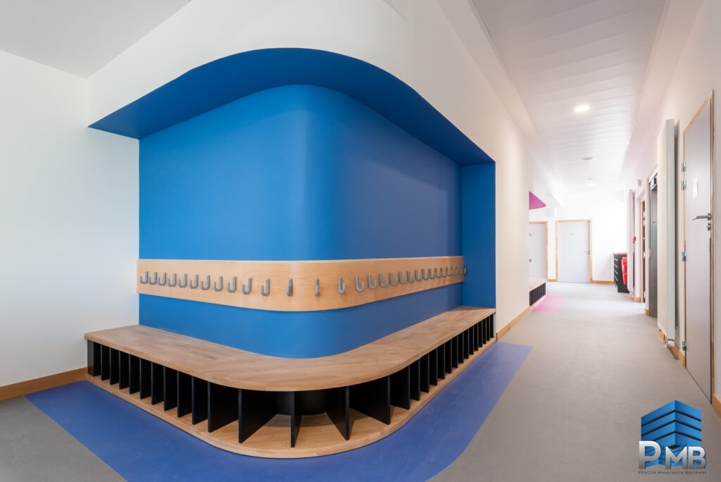 Menuiserie intérieure bois et agencement dans le groupe scolaire Jacqueline Quatremaire